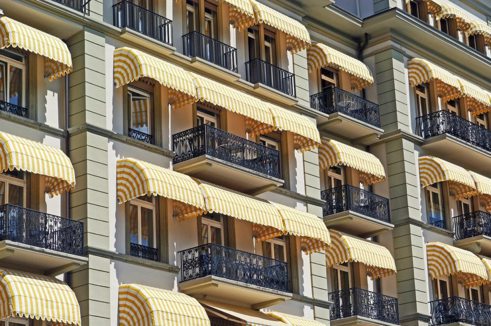 tende balconi condominio-